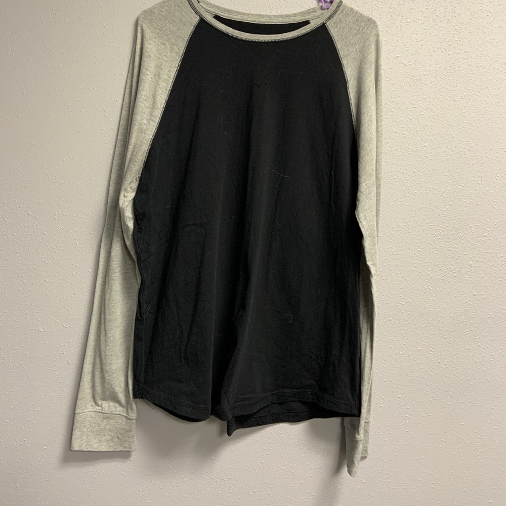 Long sleeve black and grey tee
